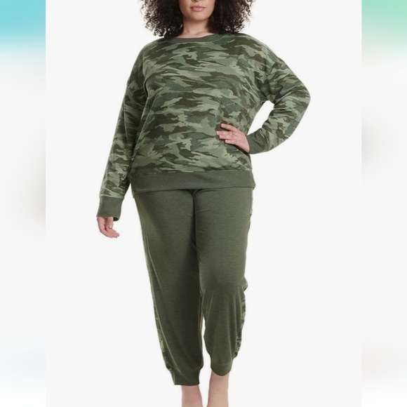 Splendid Green Camo Sweatshirt and Joggers Set Size 3X NWT - Picture 8 of 8